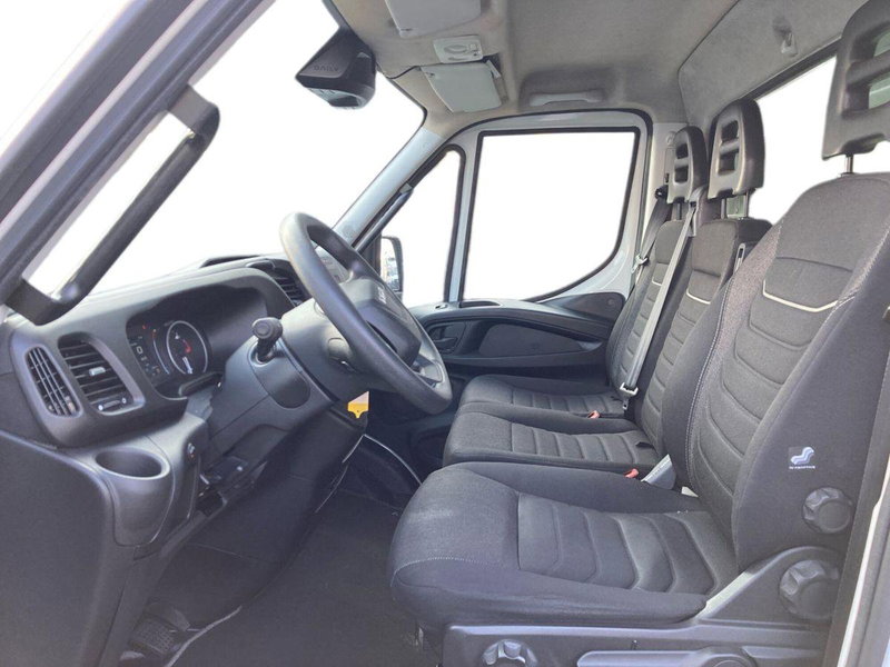 Iveco Daily Furgone usata a Milano (10)