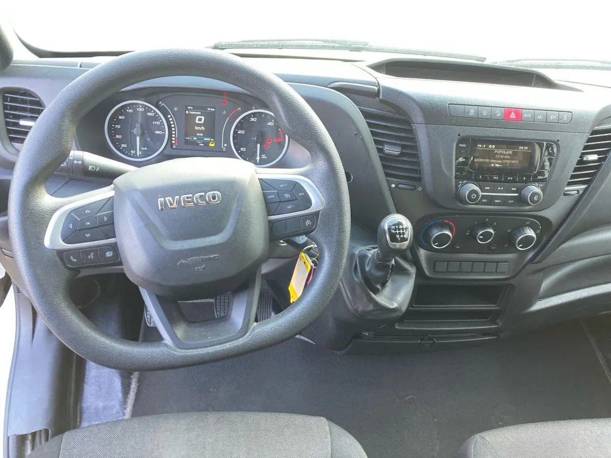 Iveco Daily Furgone usata a Milano (11)