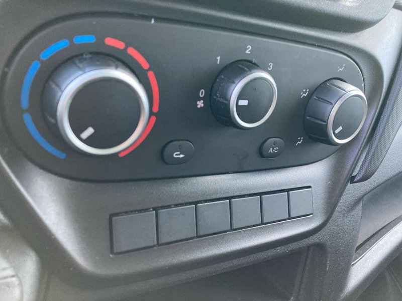 Iveco Daily Furgone usata a Milano (14)