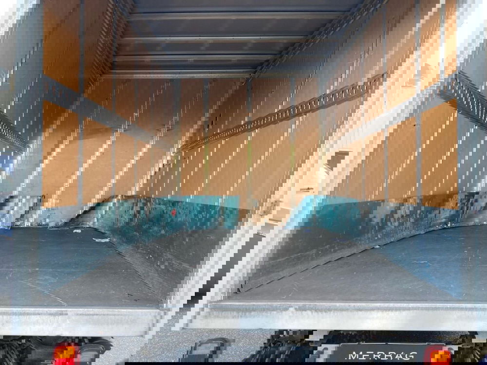 Iveco Daily Furgone usata a Milano (8)