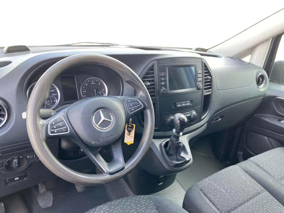 Mercedes-Benz Vito usata a Milano (9)