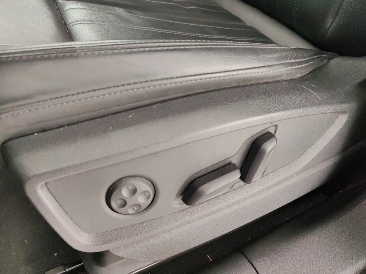 Audi Q5 Sportback usata a Massa-Carrara (11)