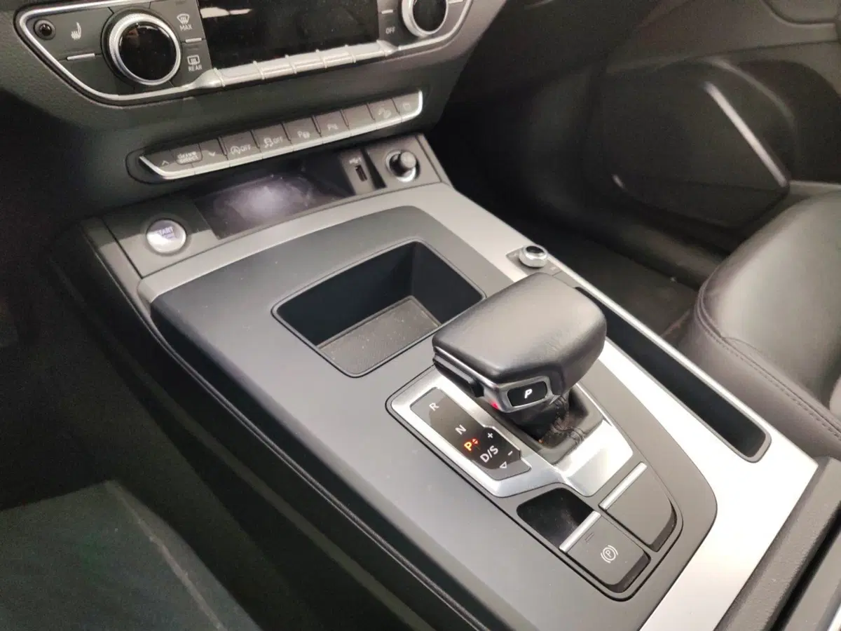 Audi Q5 Sportback usata a Massa-Carrara (13)