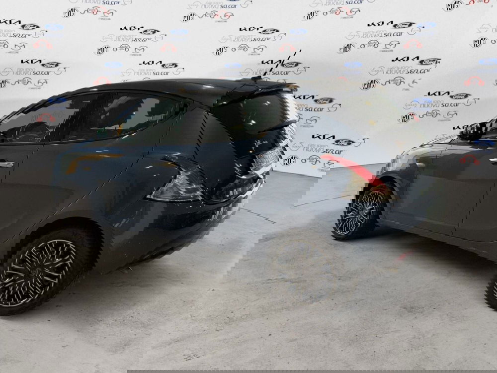 Lancia Ypsilon usata a Vercelli (2)