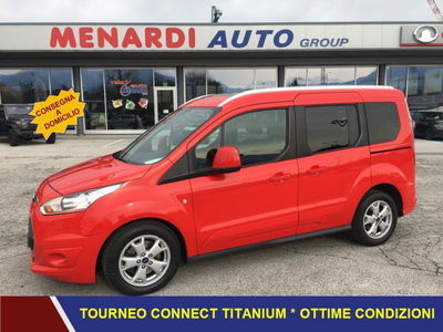 Ford Tourneo Connect 1.6 TDCi 115 CV Titanium del 2015 usata a Bernezzo