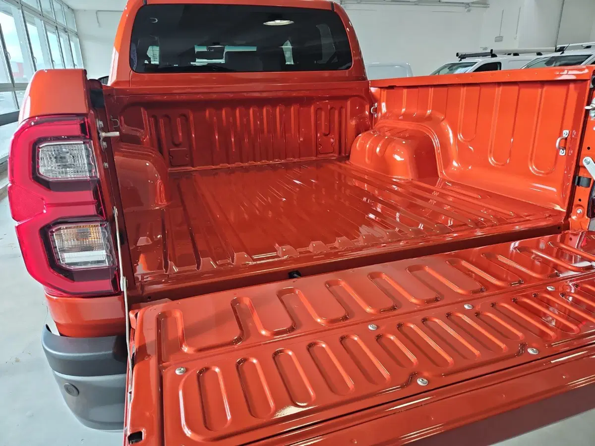 Toyota Hilux nuova a Vicenza (7)