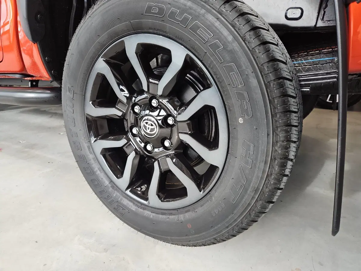 Toyota Hilux nuova a Vicenza (8)