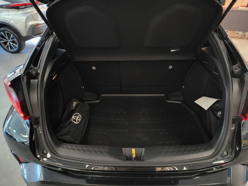 Toyota Toyota C-HR usata a Catanzaro (14)