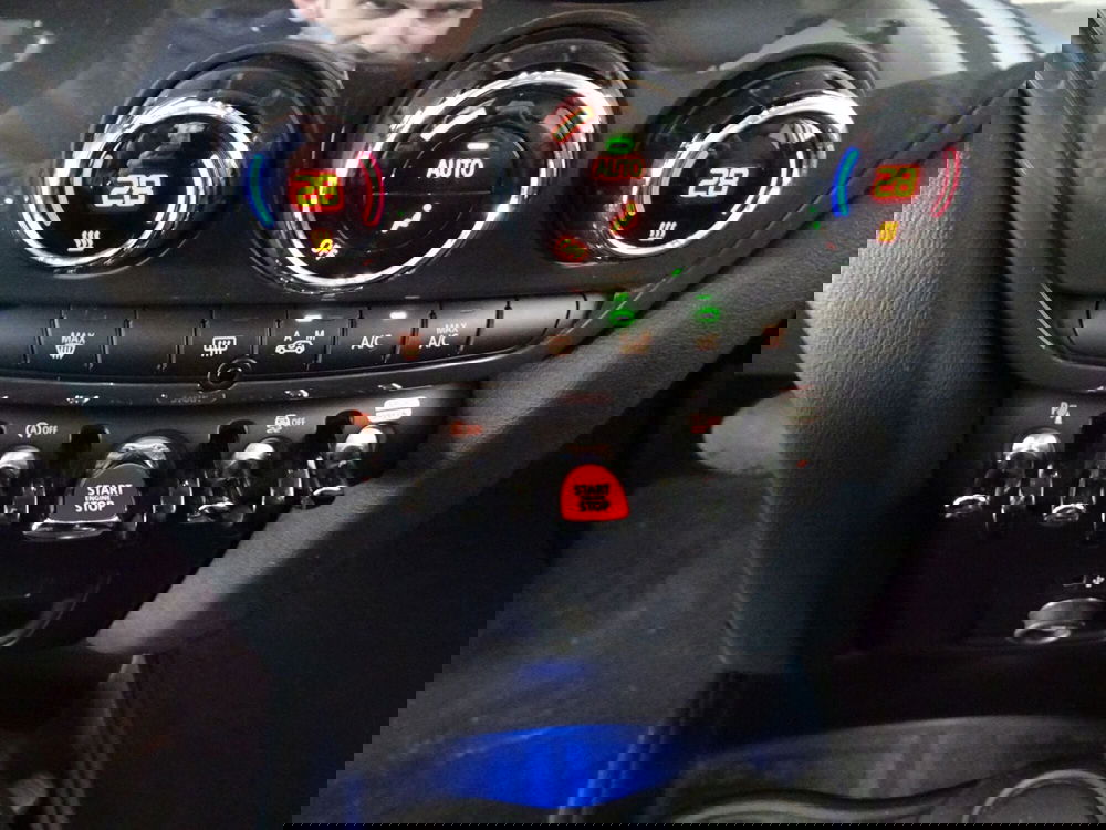 MINI Mini Countryman usata a Lucca (11)