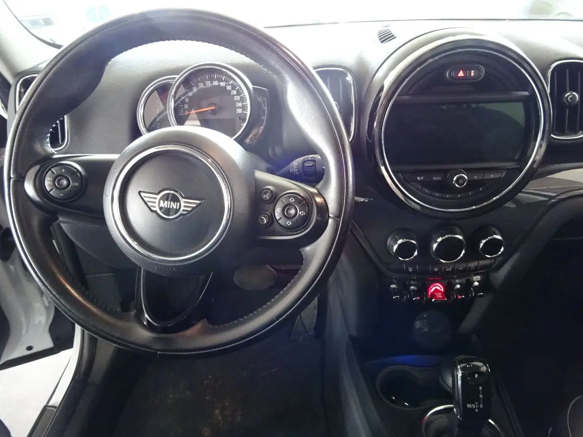 MINI Mini Countryman usata a Lucca (9)