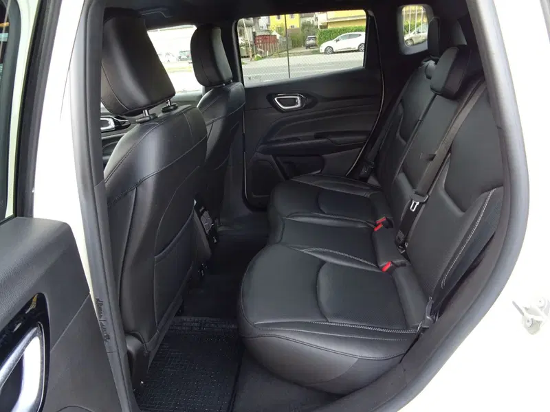 Jeep Compass usata a Lucca (15)