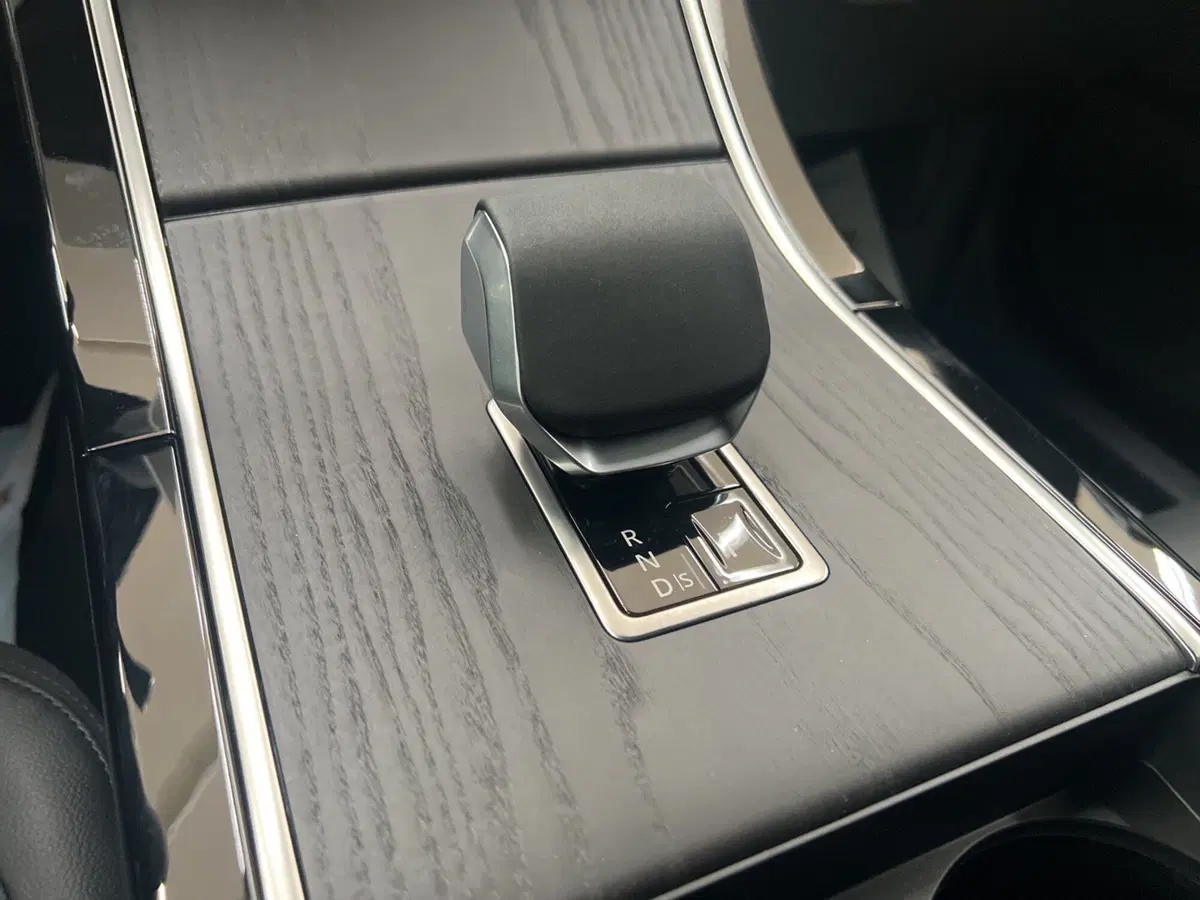 Land Rover Range Rover Velar usata a Arezzo (10)