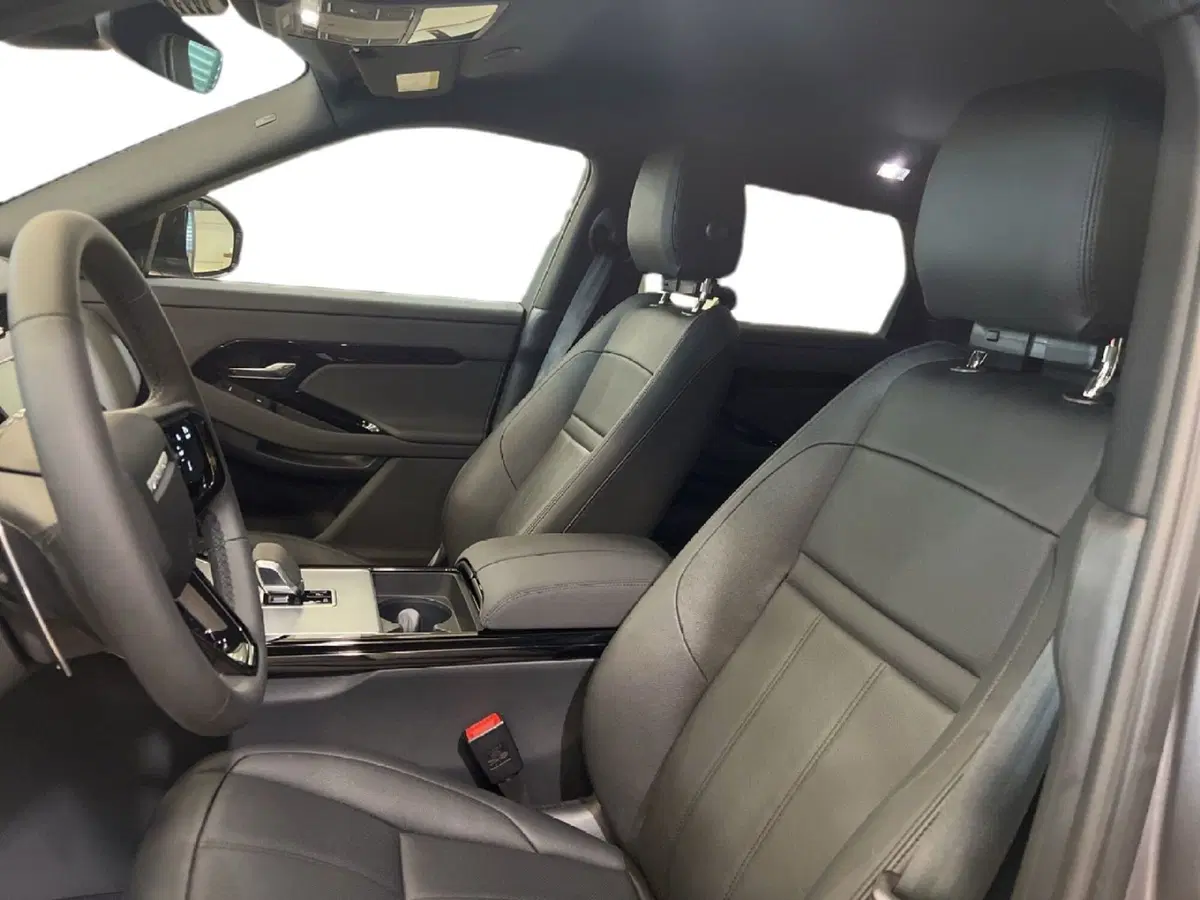 Land Rover Range Rover Evoque nuova a Arezzo (3)