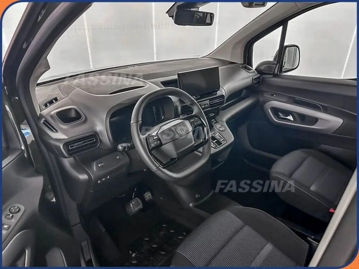 Fiat Doblò Furgone nuova a Milano (9)