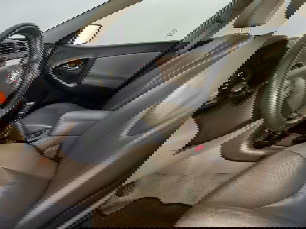 Toyota Rav4 usata a Foggia (11)