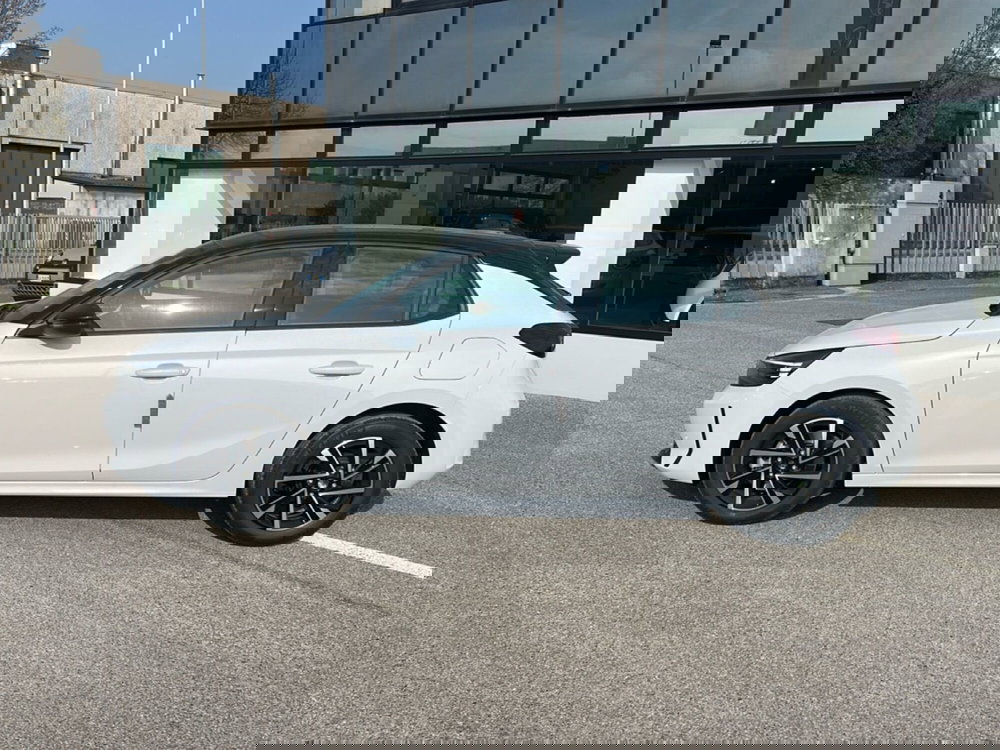 Opel Corsa nuova a Bergamo (2)