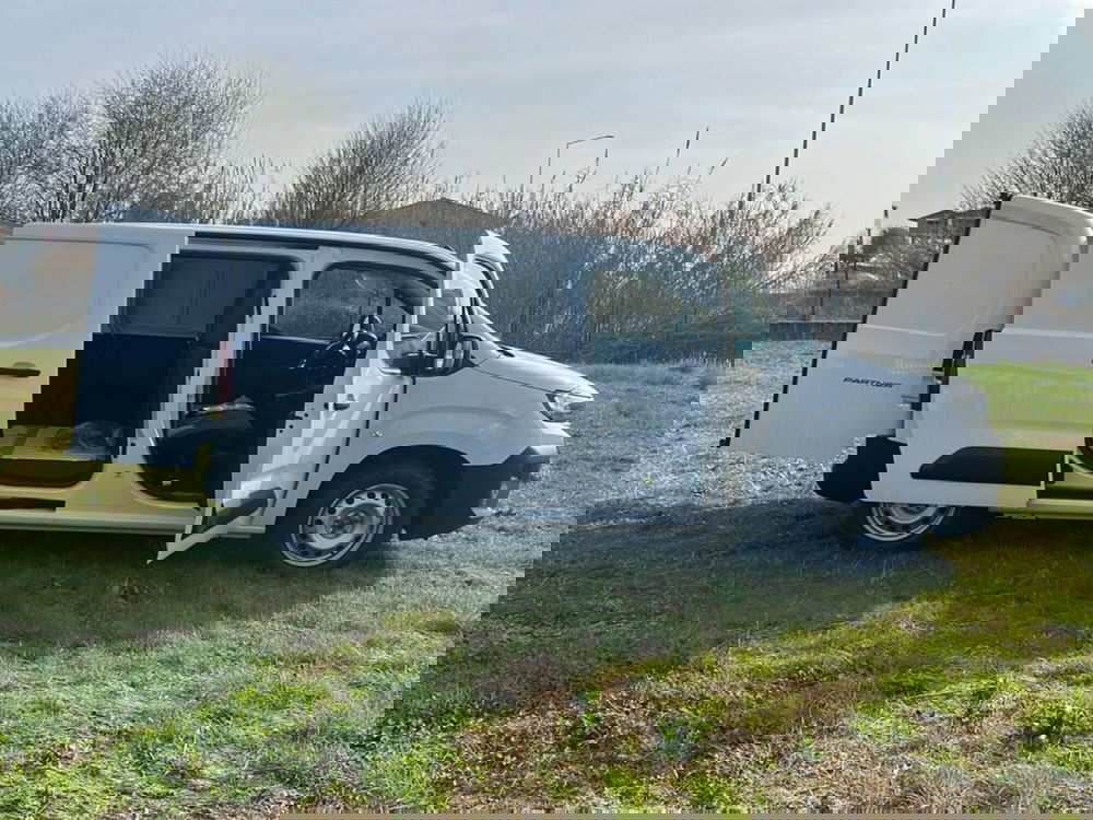 Peugeot Partner Furgone nuova a Bergamo (14)