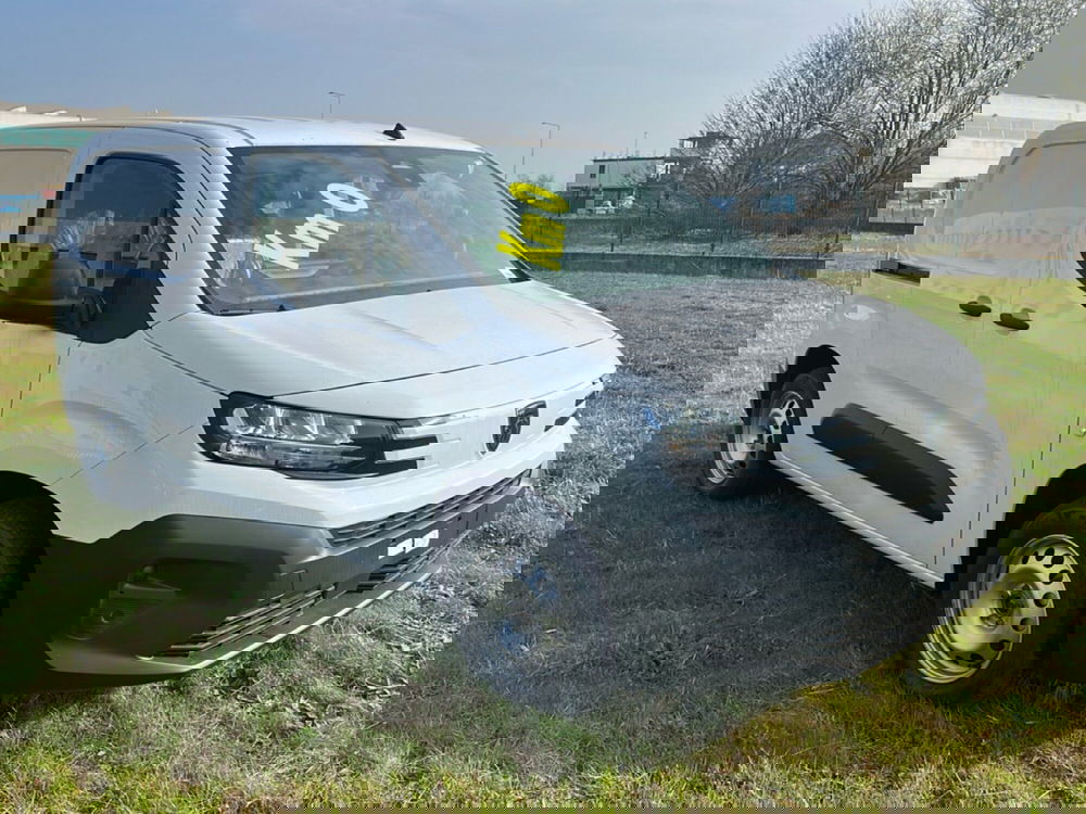 Peugeot Partner Furgone nuova a Bergamo (7)