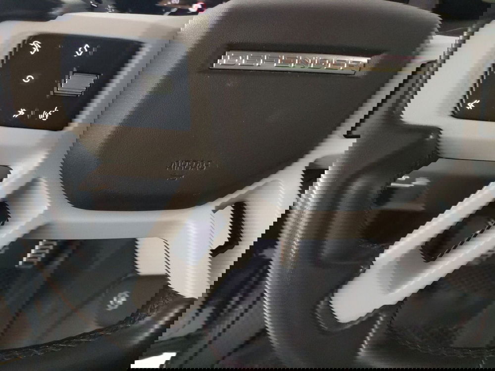 Land Rover Defender usata a Pavia (13)