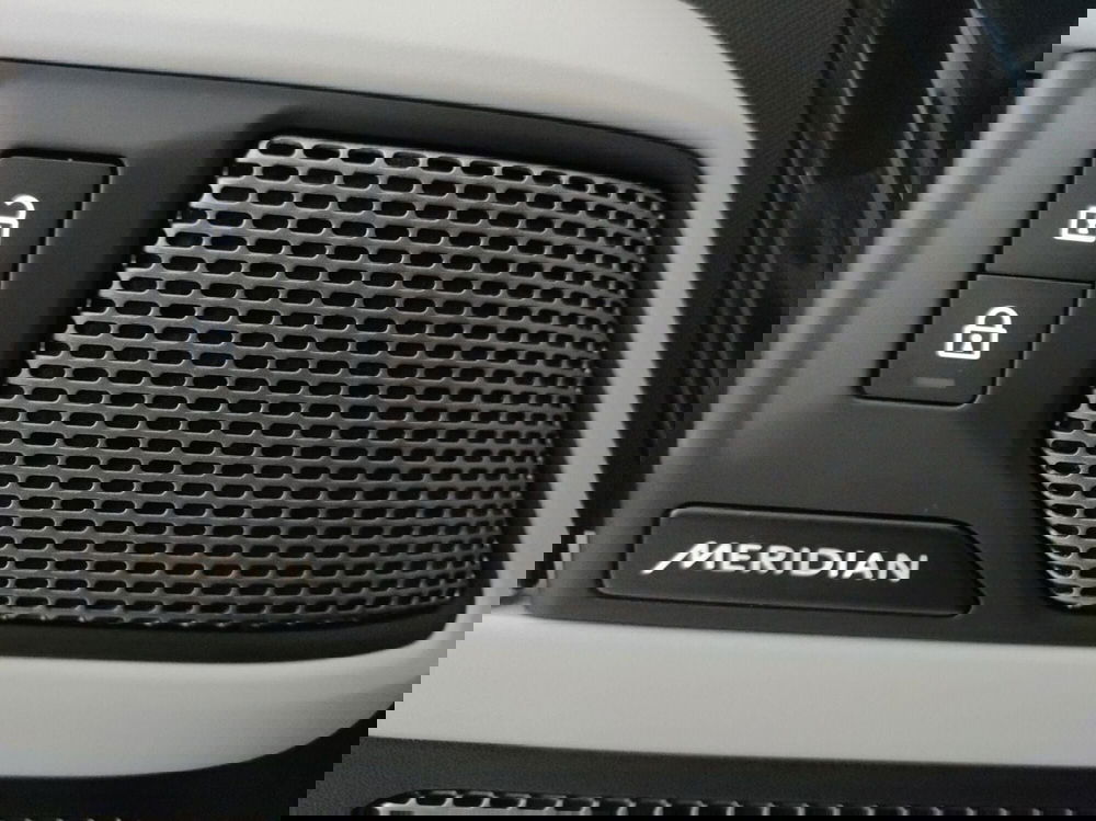 Land Rover Defender usata a Pavia (17)