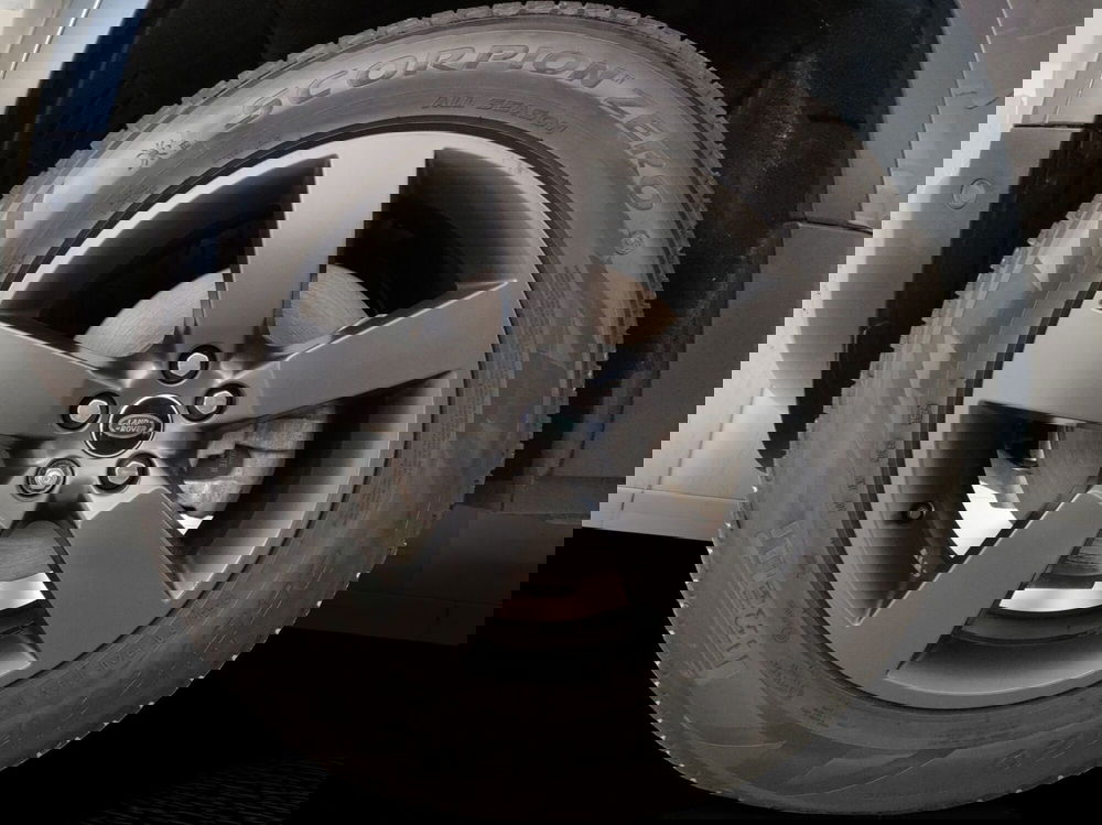 Land Rover Defender usata a Pavia (9)