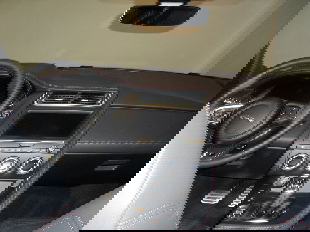 Jaguar E-Pace usata a Cosenza (4)