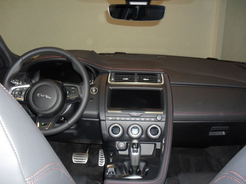 Jaguar E-Pace usata a Cosenza (4)