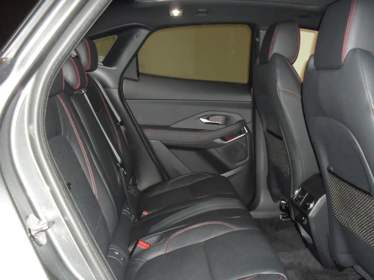 Jaguar E-Pace usata a Cosenza (5)