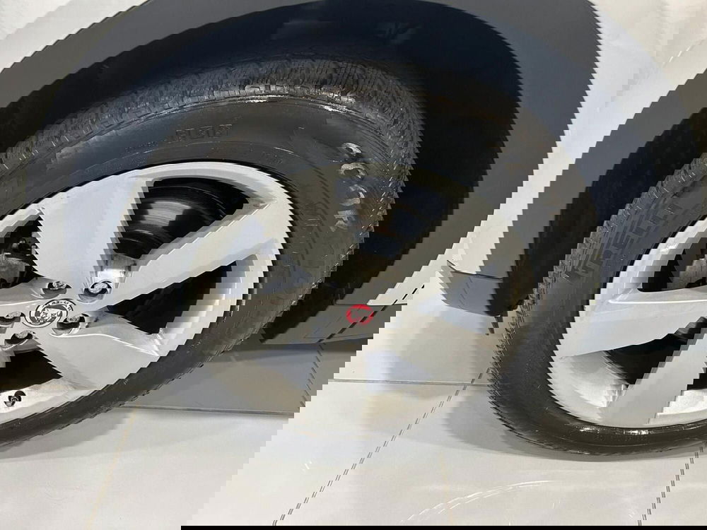 Jaguar E-Pace usata a Cosenza (3)