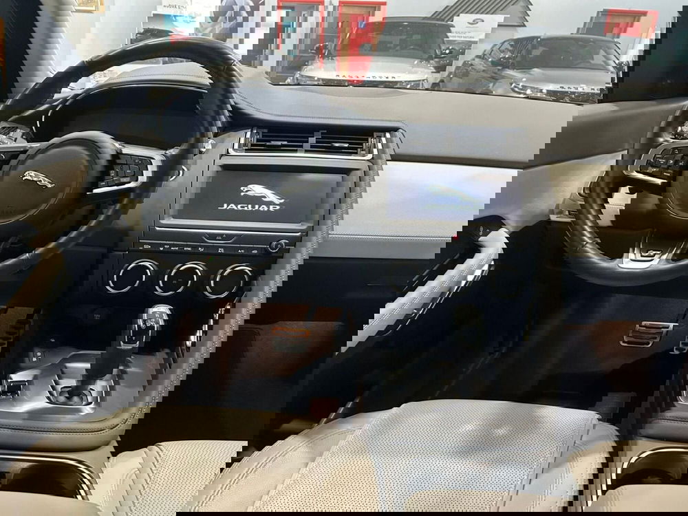 Jaguar E-Pace usata a Cosenza (4)