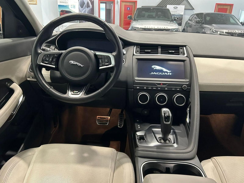 Jaguar E-Pace usata a Cosenza (4)
