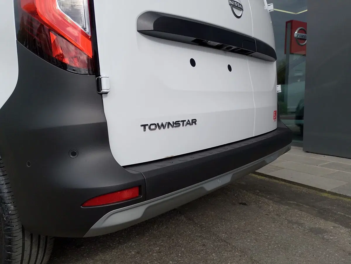 Nissan Townstar nuova a Modena (17)