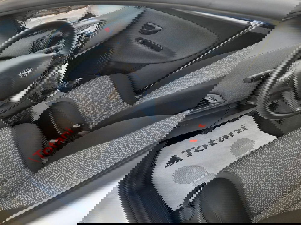 Lancia Ypsilon usata a L'Aquila (10)