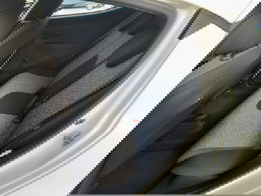 Lancia Ypsilon usata a L'Aquila (11)