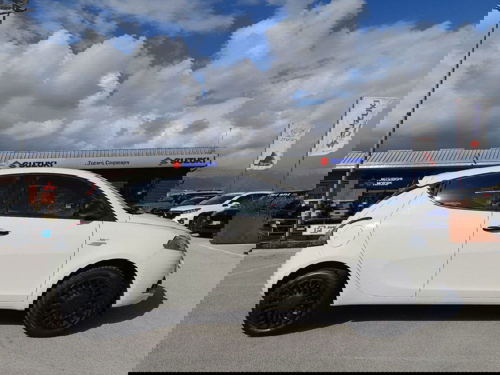 Lancia Ypsilon usata a L'Aquila (2)