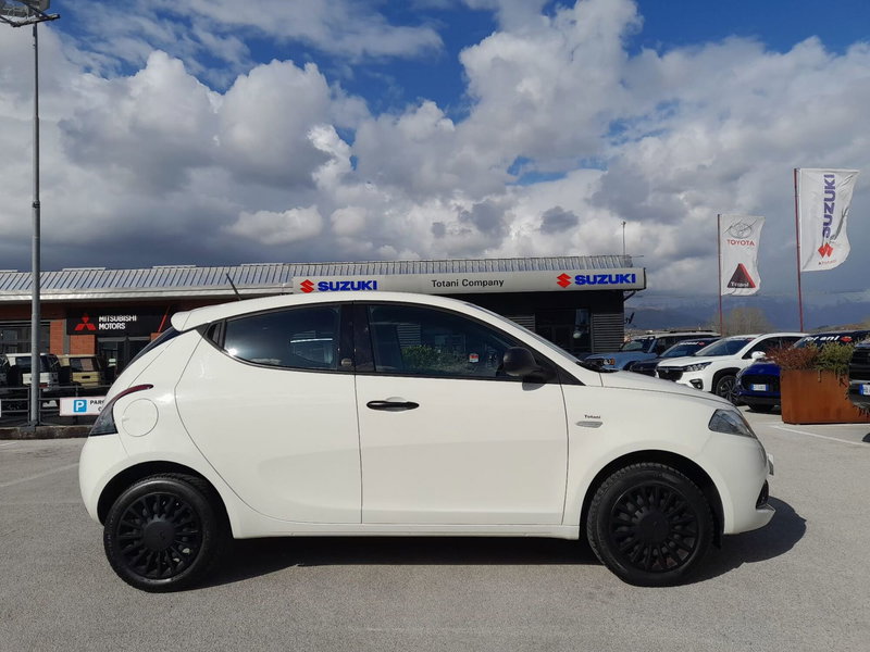 Lancia Ypsilon usata a L'Aquila (2)