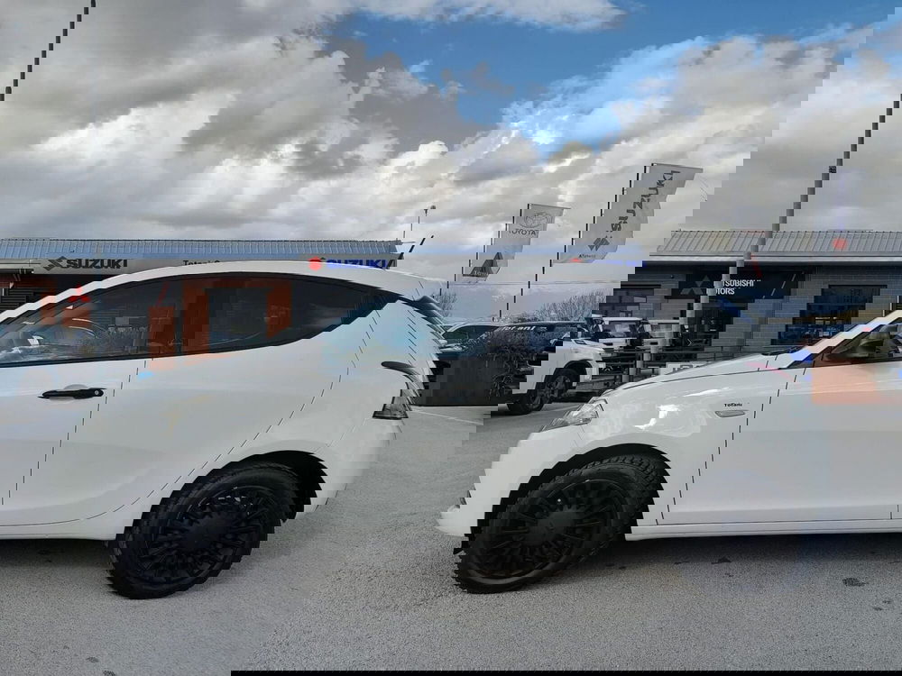 Lancia Ypsilon usata a L'Aquila (5)