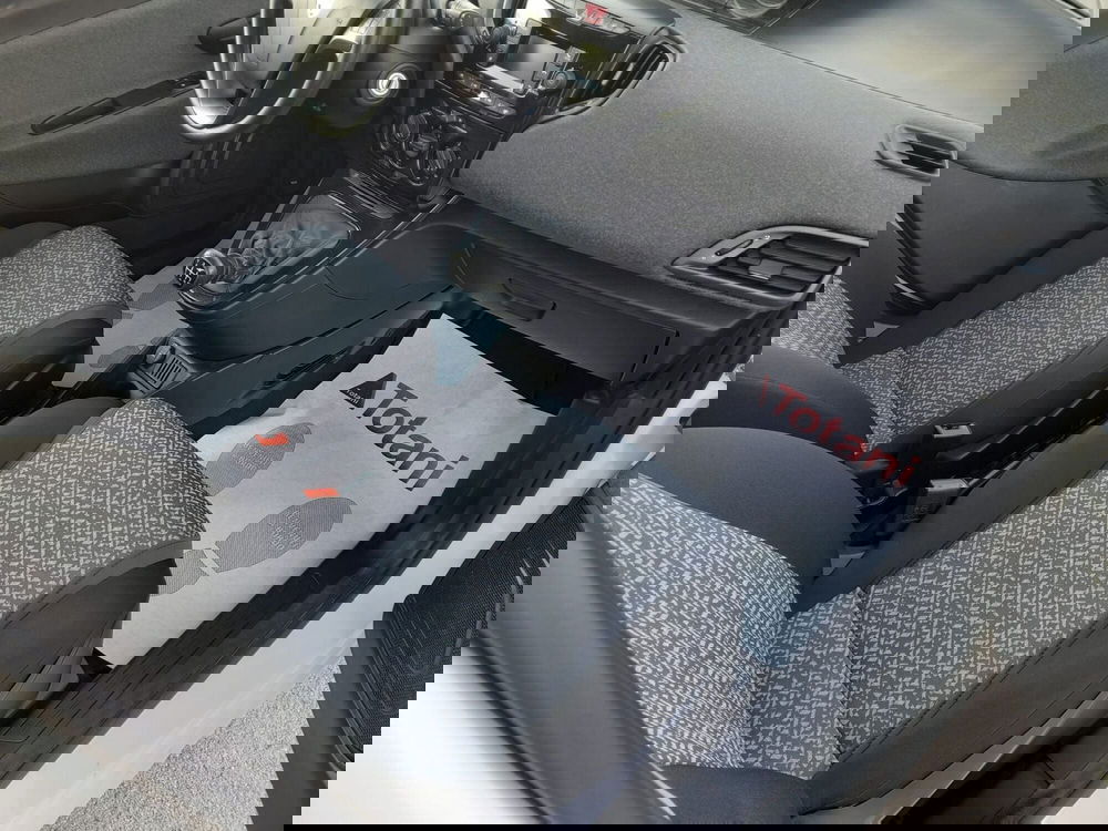 Lancia Ypsilon usata a L'Aquila (9)