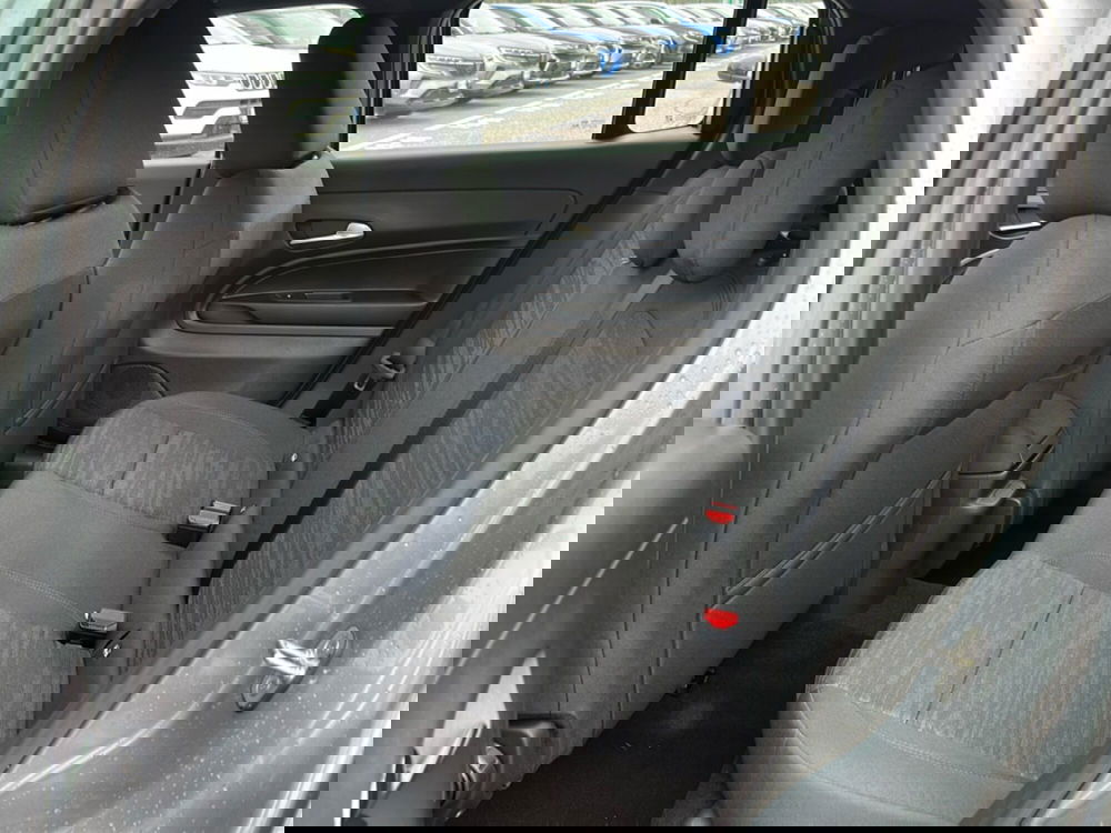 Jeep Avenger nuova a Roma (11)