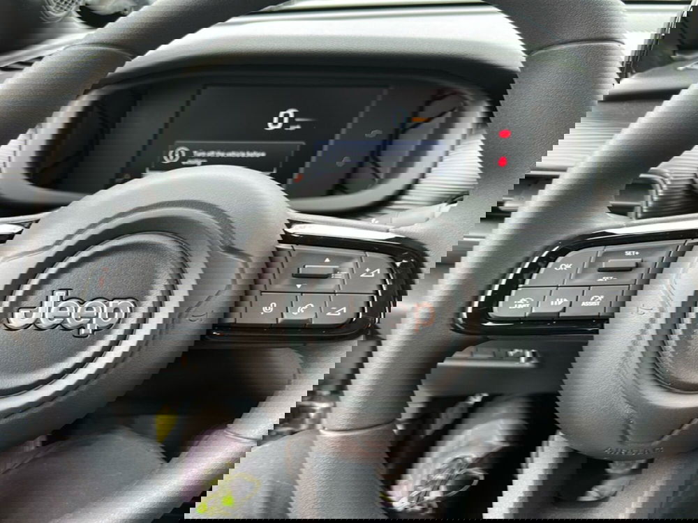 Jeep Avenger nuova a Roma (13)