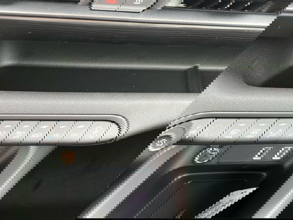 Jeep Avenger nuova a Roma (16)