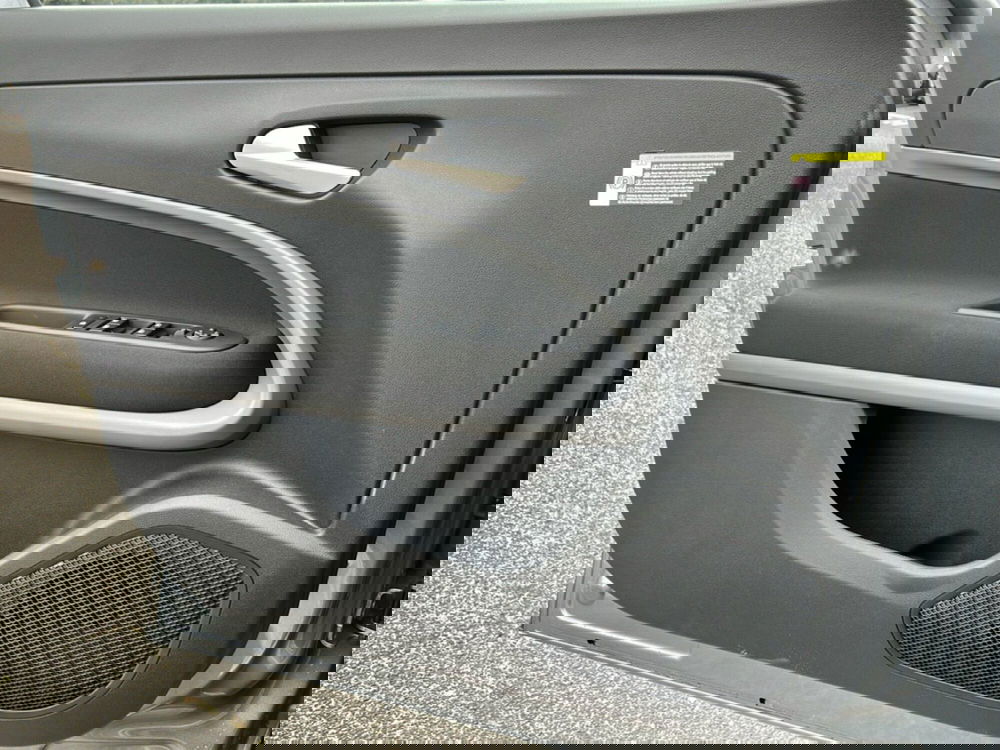 Jeep Avenger nuova a Roma (19)