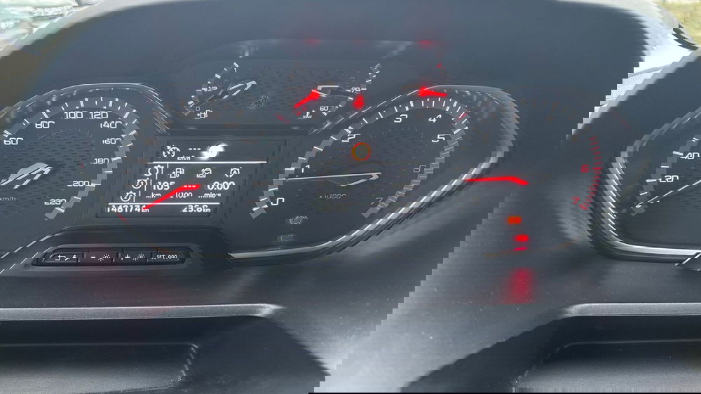 Peugeot Rifter usata a Padova (12)