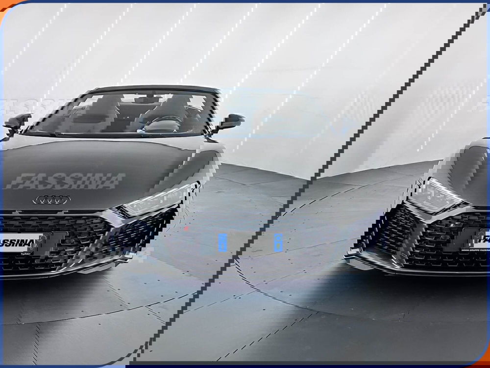 Audi R8 Cabrio usata a Milano (2)