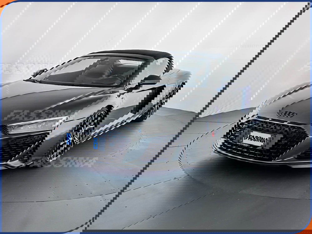 Audi R8 Cabrio usata a Milano (3)