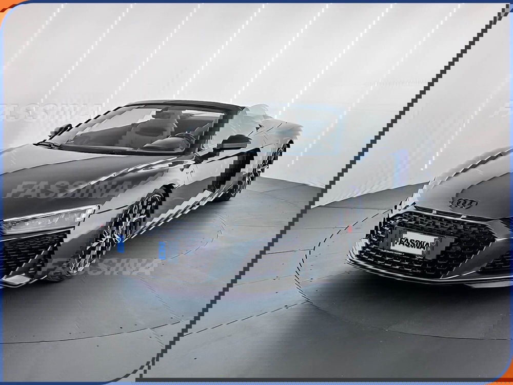 Audi R8 Cabrio usata a Milano (4)