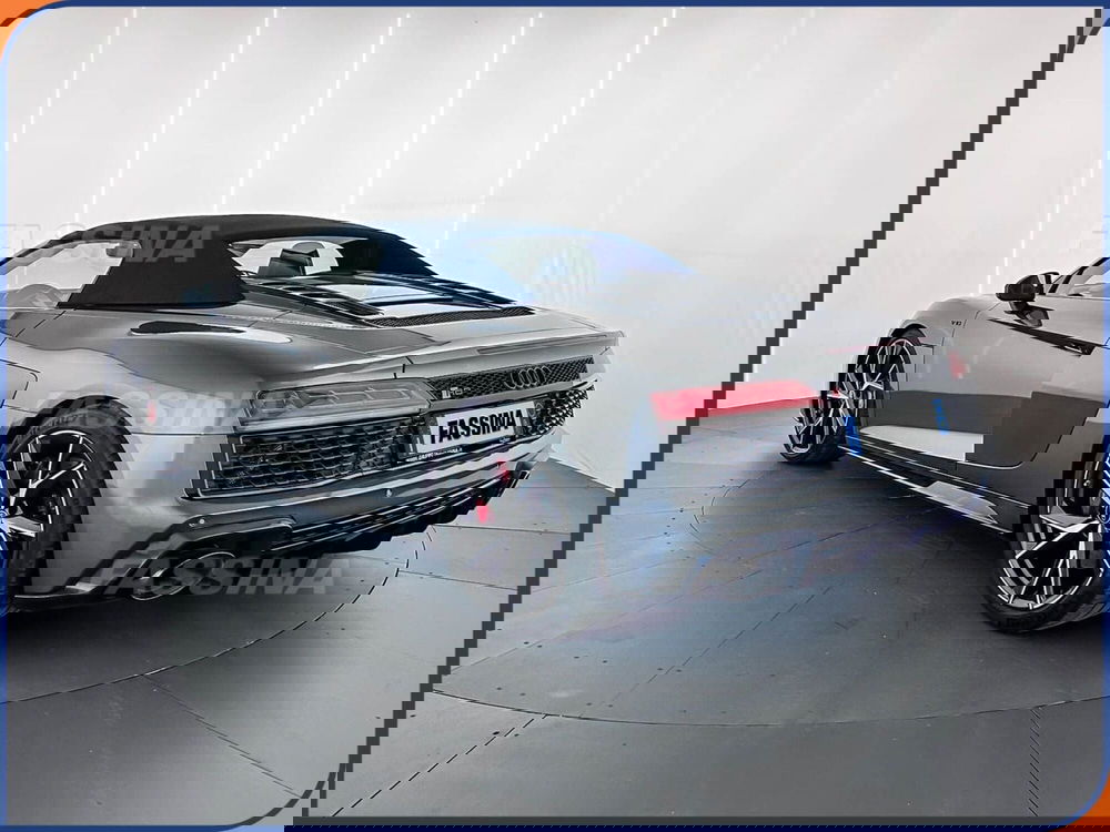 Audi R8 Cabrio usata a Milano (5)