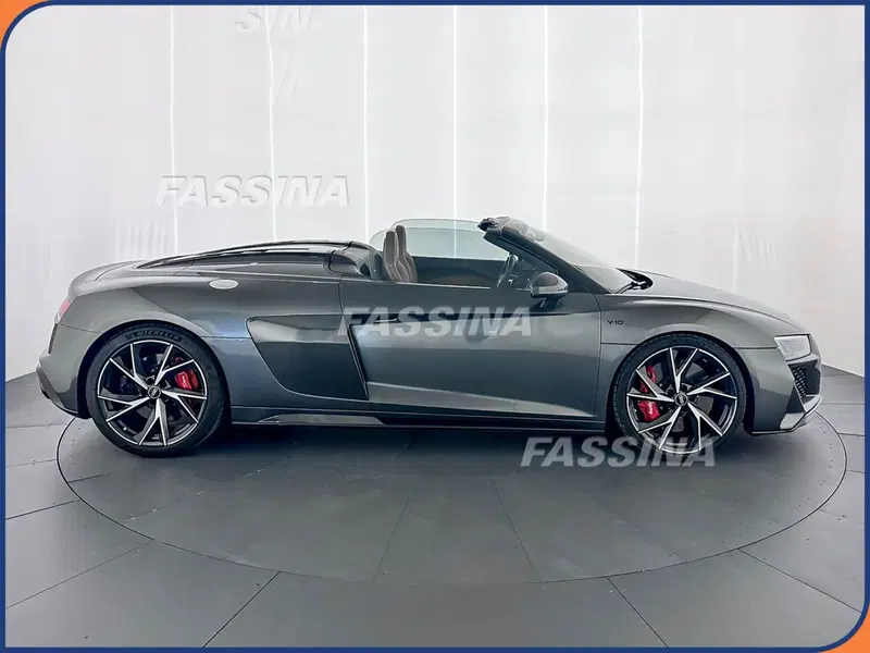 Audi R8 Cabrio usata a Milano (7)