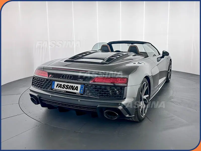 Audi R8 Cabrio usata a Milano (8)