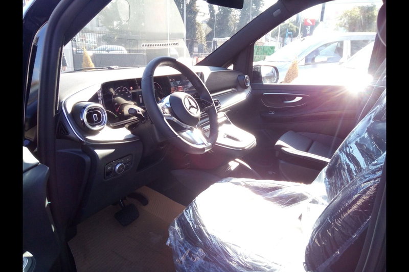 Mercedes-Benz Classe V nuova a Pescara (12)